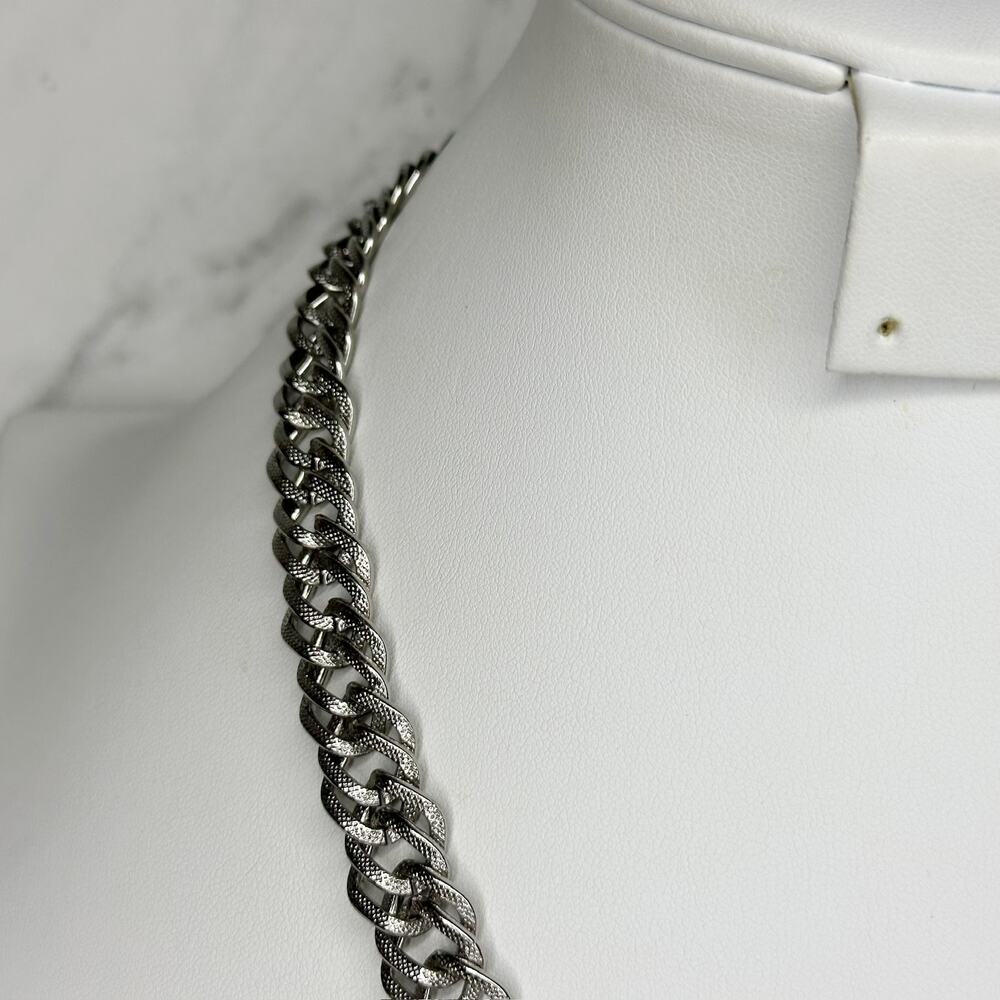 Chico's Iridescent Faceted Bib Statement Necklace Silver Tone 17.75-21.5" โจ - Picture 10 of 10
